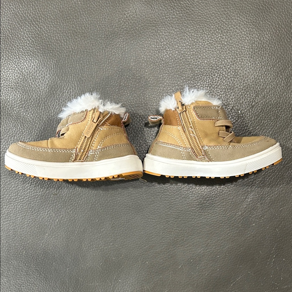 Action Boy Camel colored Baby Boots with Faux Fur Lining, size 6 - Picture 4 of 5